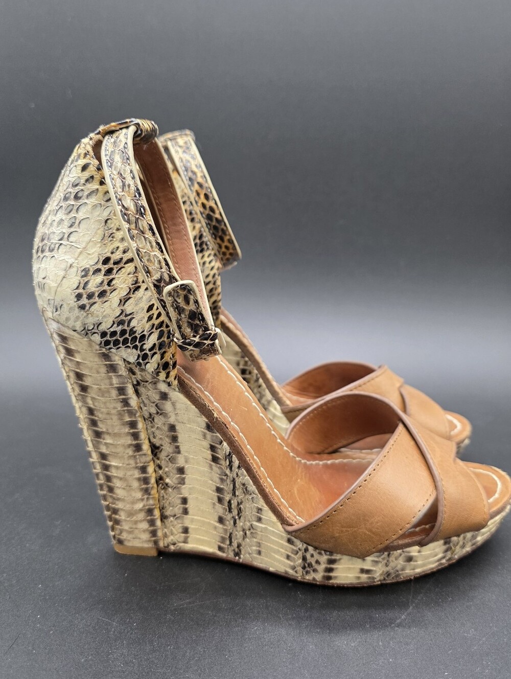 Tory Burch Livia wedge sandals featuring a snakeskin-print platform Sz 7.5